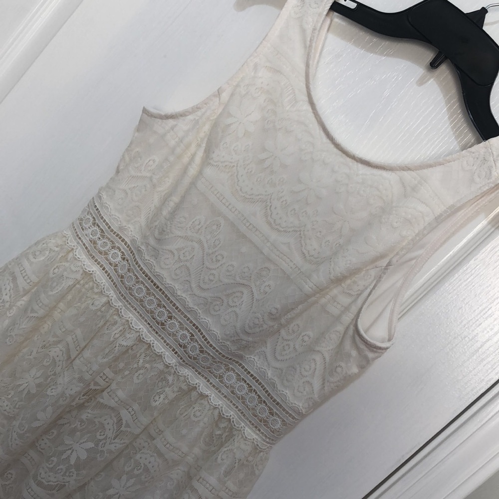 Pinky lace dress - Picture 3 of 12